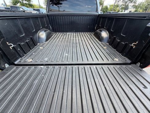 Used 2022 Toyota Tundra SR5 AWD/4WD image 9
