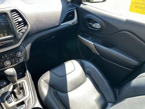 Used 2018 Jeep Cherokee Limited w/ High Altitude Package AWD/4WD image 22
