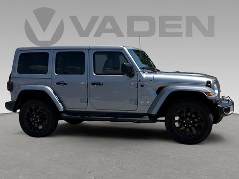 Used 2021 Jeep Wrangler Unlimited Sahara w/ Cold Weather Group AWD/4WD image 7