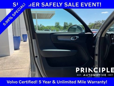 Certified 2025 Volvo XC40 B5 Plus w/ Protection Package Premier AWD/4WD image 13