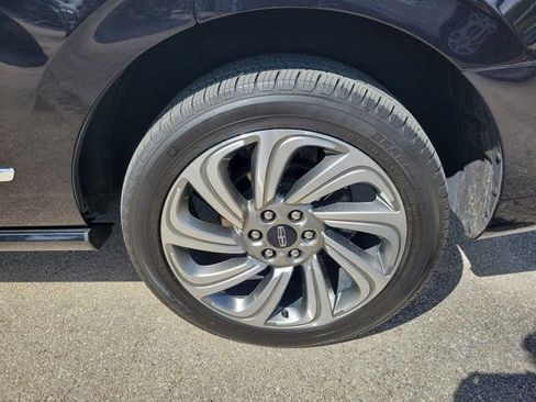 Certified 2023 Lincoln Navigator Reserve AWD/4WD image 10