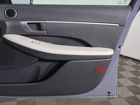 Certified 2025 Hyundai Sonata SE image 18