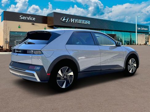 New 2026 Hyundai Ioniq 5 SEL image 8
