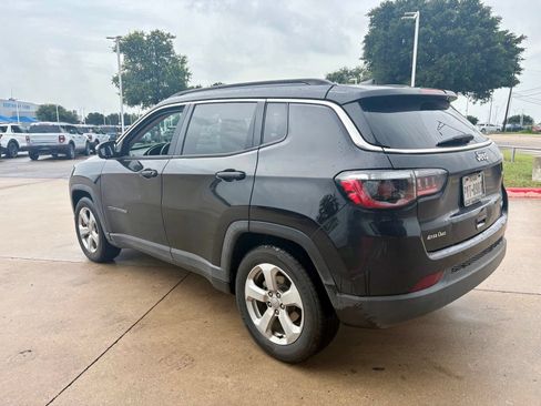 Used 2021 Jeep Compass Latitude FWD image 5