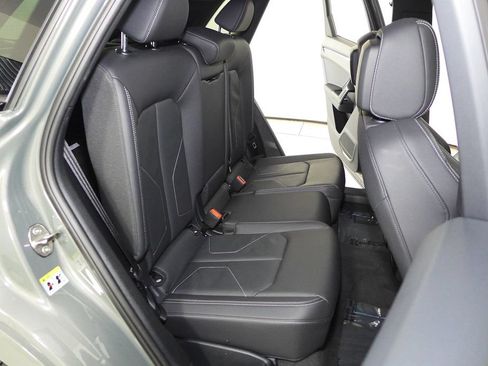 Used 2025 Audi Q3 2.0T Premium w/ Convenience Package AWD/4WD image 20