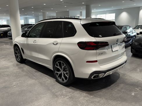 New 2026 BMW X5 xDrive40i w/ M Sport Package image 5