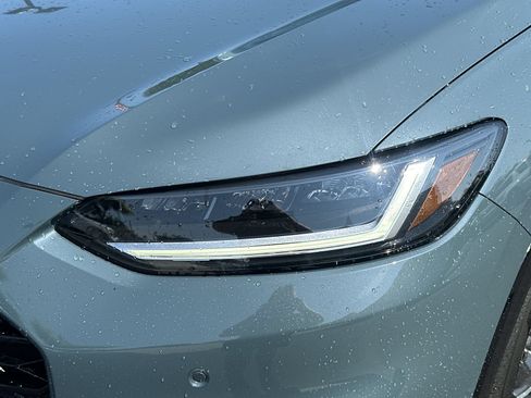 Used 2025 Honda HR-V EX-L image 11