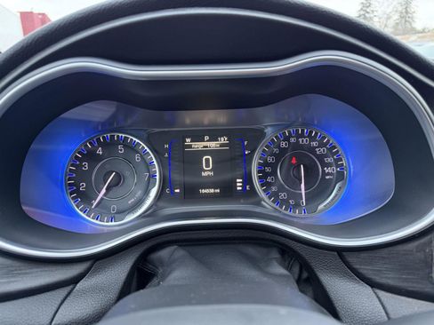 Used 2015 Chrysler 200 Limited w/ Convenience Group image 13