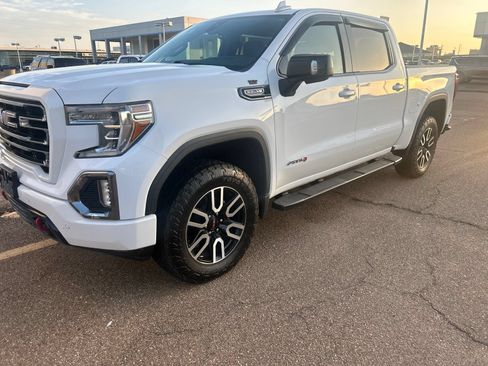 Used 2020 GMC Sierra 1500 AT4 w/ AT4 Premium Package AWD/4WD image 3