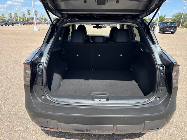 Used 2025 Nissan Kicks SR FWD image 23