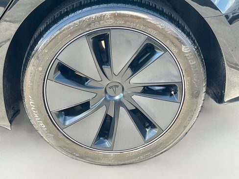 Used 2025 Tesla Model 3 Long Range AWD/4WD image 33