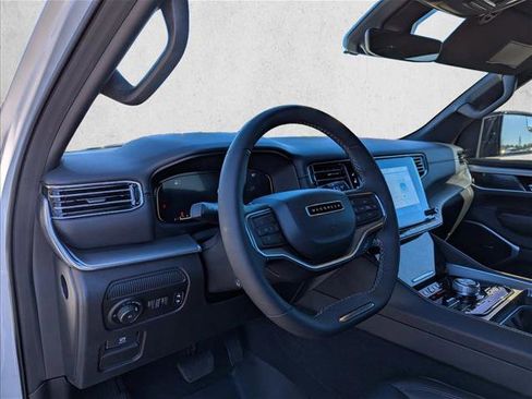 Used 2023 Jeep Wagoneer Series II image 12