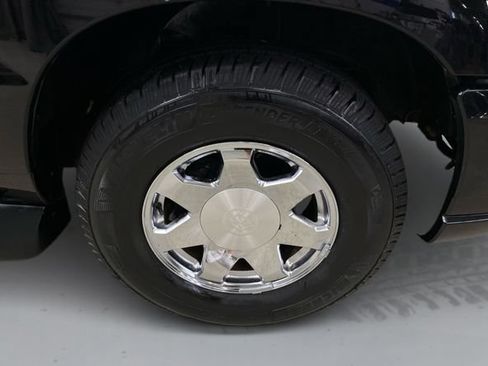 Used 2002 Cadillac Escalade EXT AWD/4WD image 16