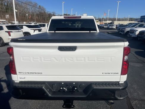 Used 2025 Chevrolet Silverado 2500 Custom w/ Custom Value Package image 6