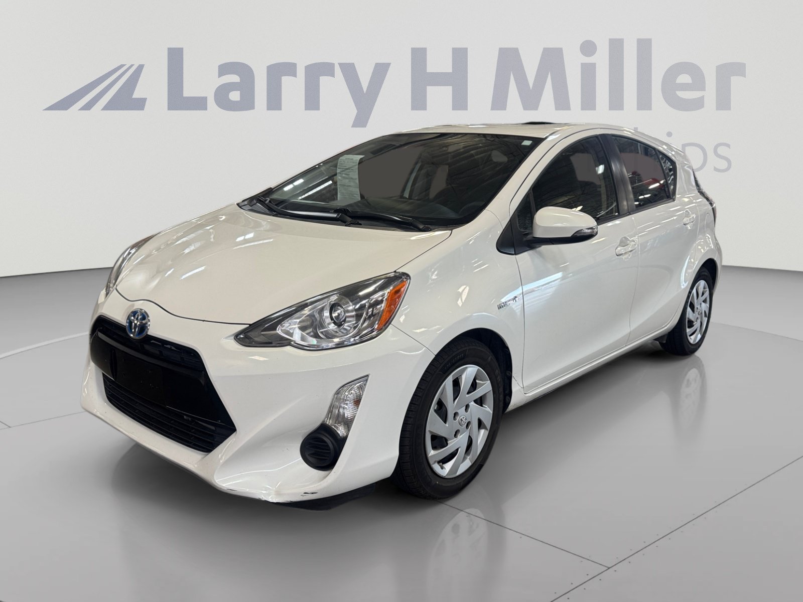 Used 2015 Toyota Prius C Three FWD image 1