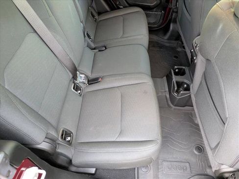 Used 2022 Jeep Gladiator Sport image 18