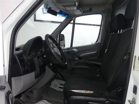 Used 2015 Mercedes-Benz Sprinter 2500 image 18