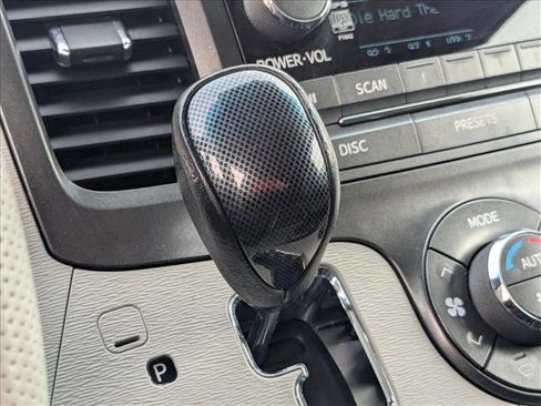 Used 2013 Toyota Sienna SE image 12