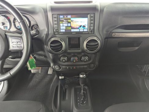 Used 2015 Jeep Wrangler Unlimited Willys image 23