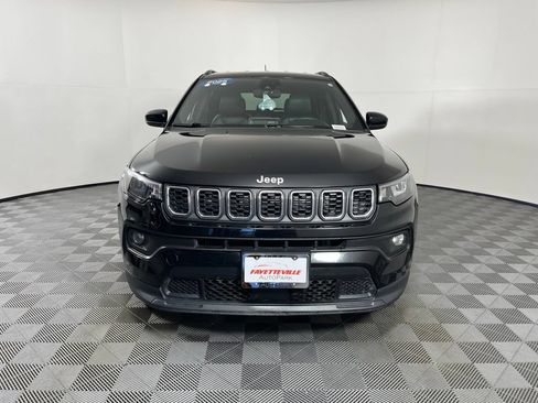 Used 2025 Jeep Compass Latitude AWD/4WD image 9