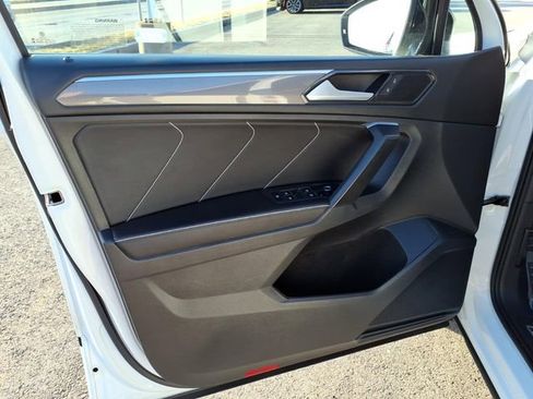 Used 2023 Volkswagen Tiguan SE R-Line image 14