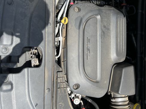 Used 2020 Chrysler Pacifica Touring-L w/ Advanced Safetytec Group FWD image 36