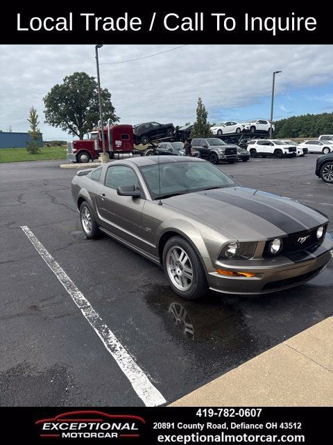 Used 2005 Ford Mustang GT RWD image 2