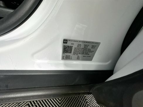 Used 2023 GMC Terrain SLT image 12