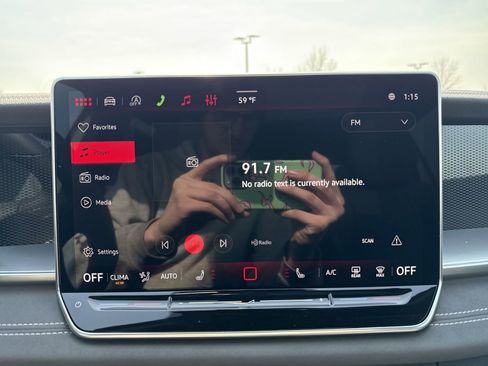 New 2026 Volkswagen Tiguan SE R-Line AWD/4WD image 17