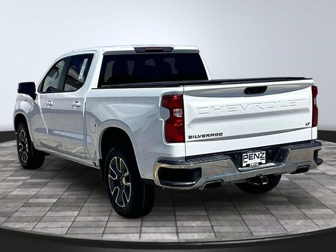 Used 2022 Chevrolet Silverado 1500 LT AWD/4WD image 5