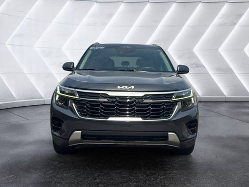 Used 2024 Kia Seltos EX FWD image 8