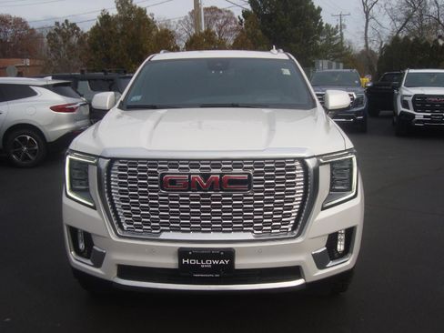 Used 2024 GMC Yukon Denali image 2
