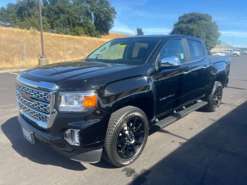 Used 2022 GMC Canyon Denali w/ Denali Black Edition Package image 5