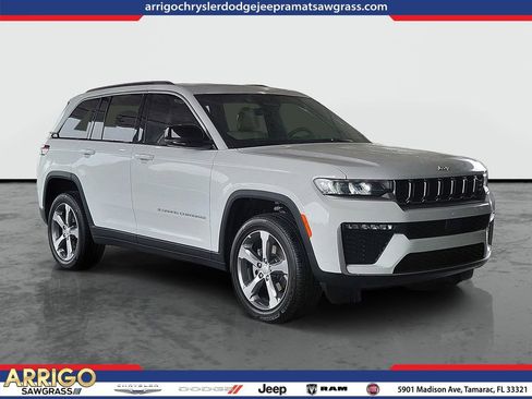 New 2026 Jeep Grand Cherokee Limited RWD image 1