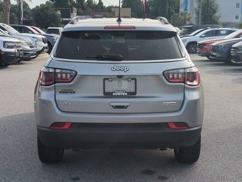 Used 2024 Jeep Compass Latitude AWD/4WD image 5