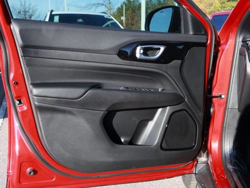 New 2026 Jeep Compass Latitude image 21