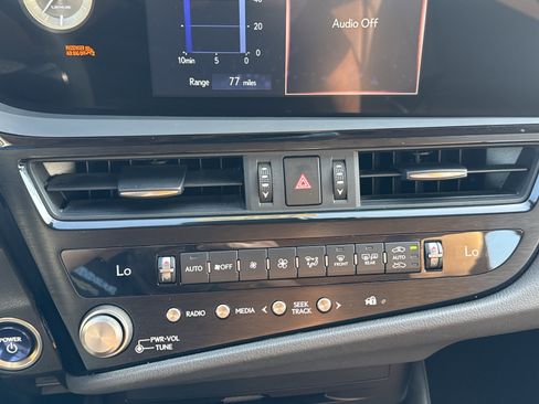 Used 2022 Lexus ES 300h image 21