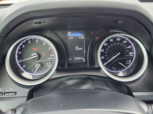 Used 2022 Toyota Camry LE image 26