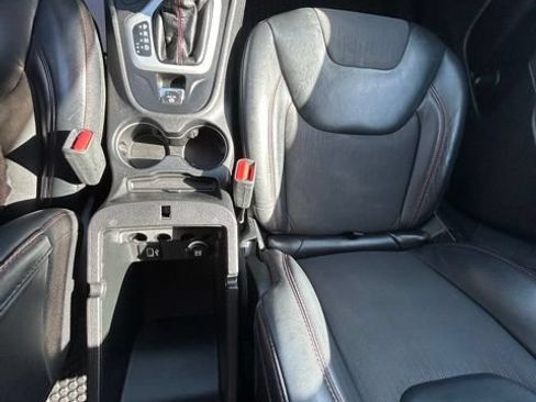 Used 2017 Jeep Cherokee Trailhawk w/ Comfort & Convenience Group AWD/4WD image 18