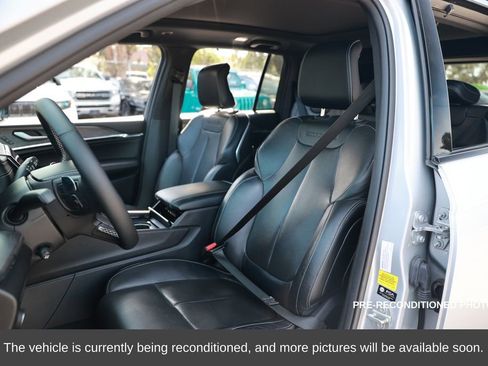 Used 2023 Jeep Grand Cherokee Overland w/ Advanced Protech Group III image 10