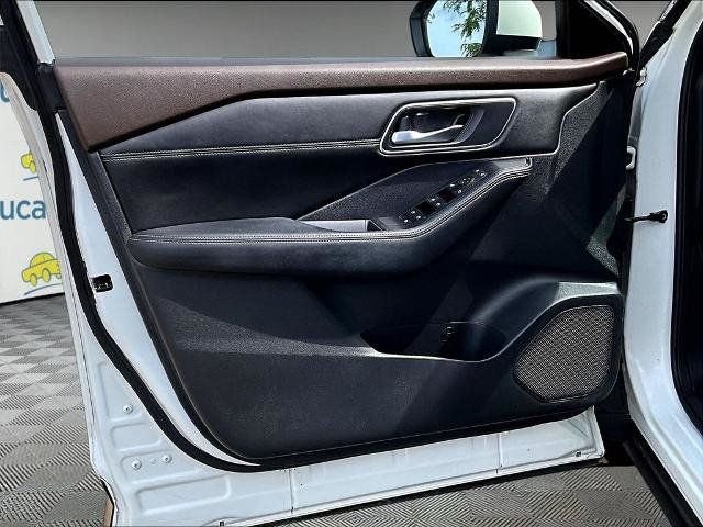 Certified 2021 Nissan Rogue SV w/ Premium Package AWD/4WD image 9
