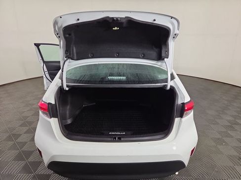 Used 2024 Toyota Corolla LE FWD image 29