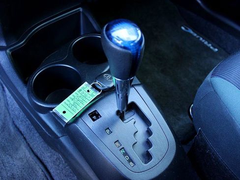 Used 2017 Toyota Prius C Two image 11