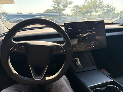 Used 2025 Tesla Model 3 Long Range RWD image 16