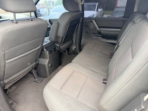 Used 2011 Nissan Titan SV w/ SV Value Truck Pkg RWD image 13