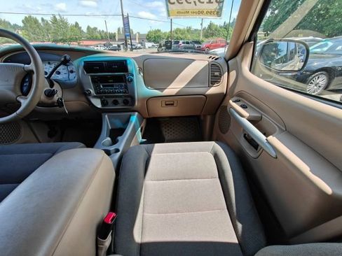 Used 2001 Ford Explorer Sport Trac 2WD image 18