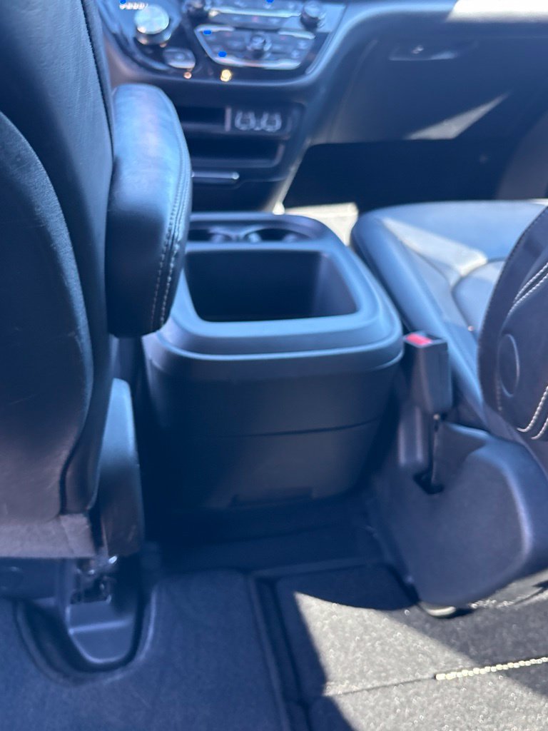 Used 2025 Chrysler Pacifica Select FWD image 21