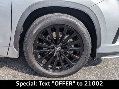 Used 2023 Toyota Highlander XSE image 13