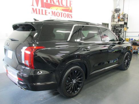 Used 2024 Hyundai Palisade Calligraphy image 7