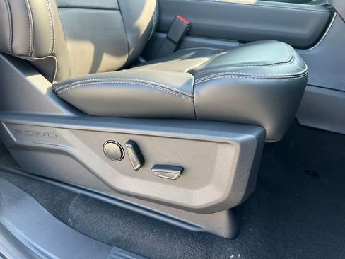 New 2025 Ford Expedition Platinum w/ Driver's Package image 24